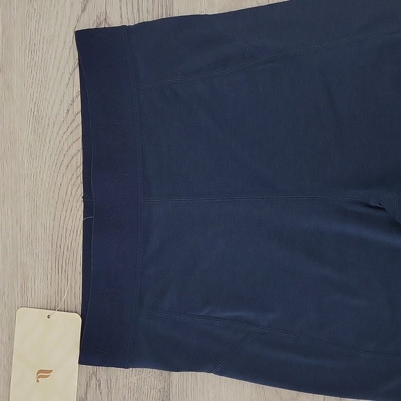 🛍Fabletics‎ Womens XXS Ultra High Waisted Wool Baselayer Bike Short 9" Blue NEW - Picture 3 of 9